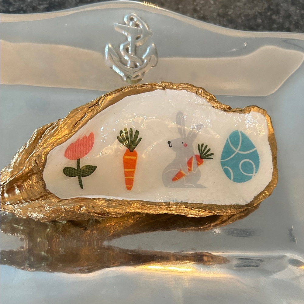 Decorative Gold Trimmed Easter Oyster Shell